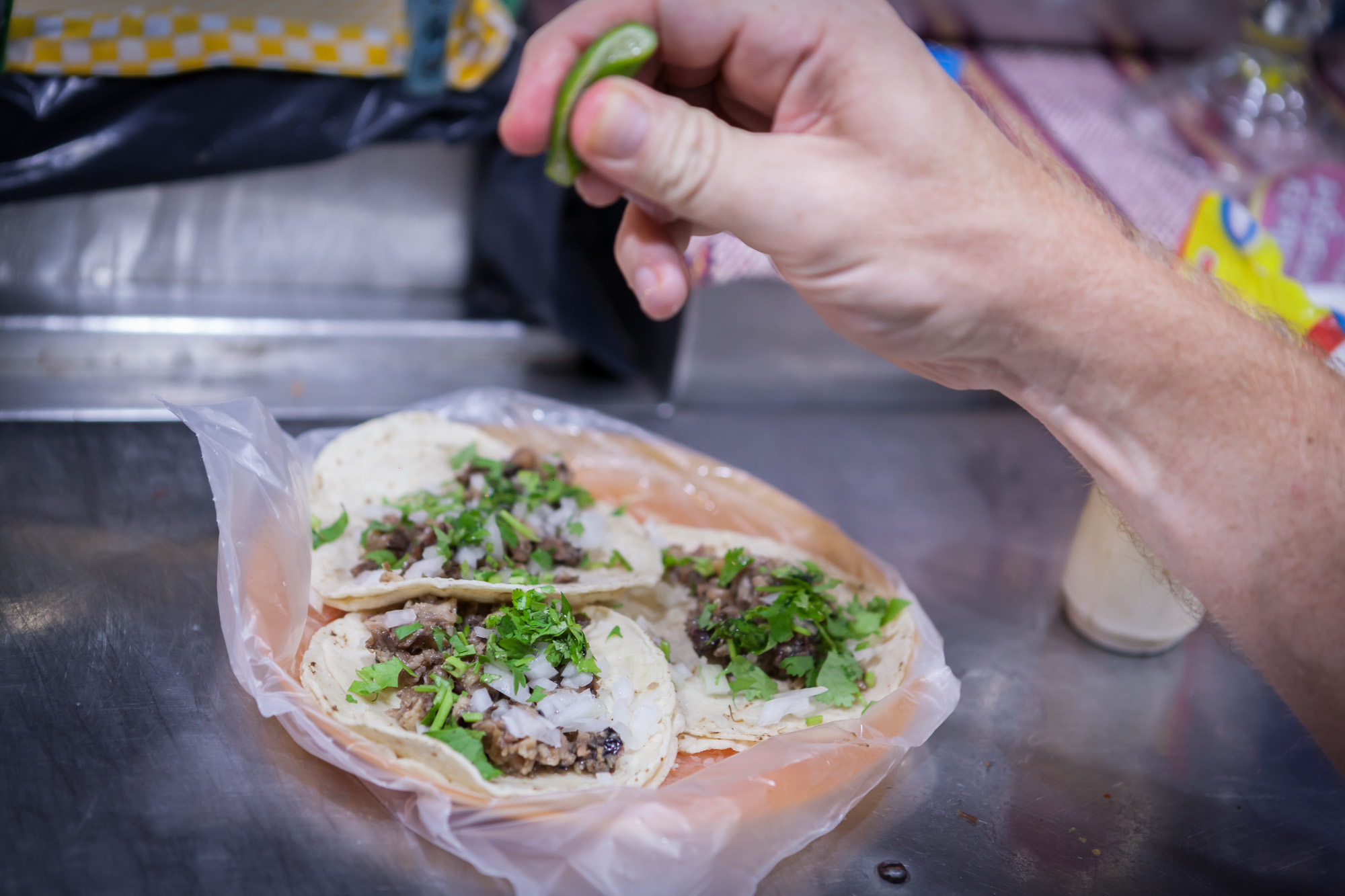 How To Eat An Authentic Mexican Taco In San Miguel de Allende-Plates With Plastic